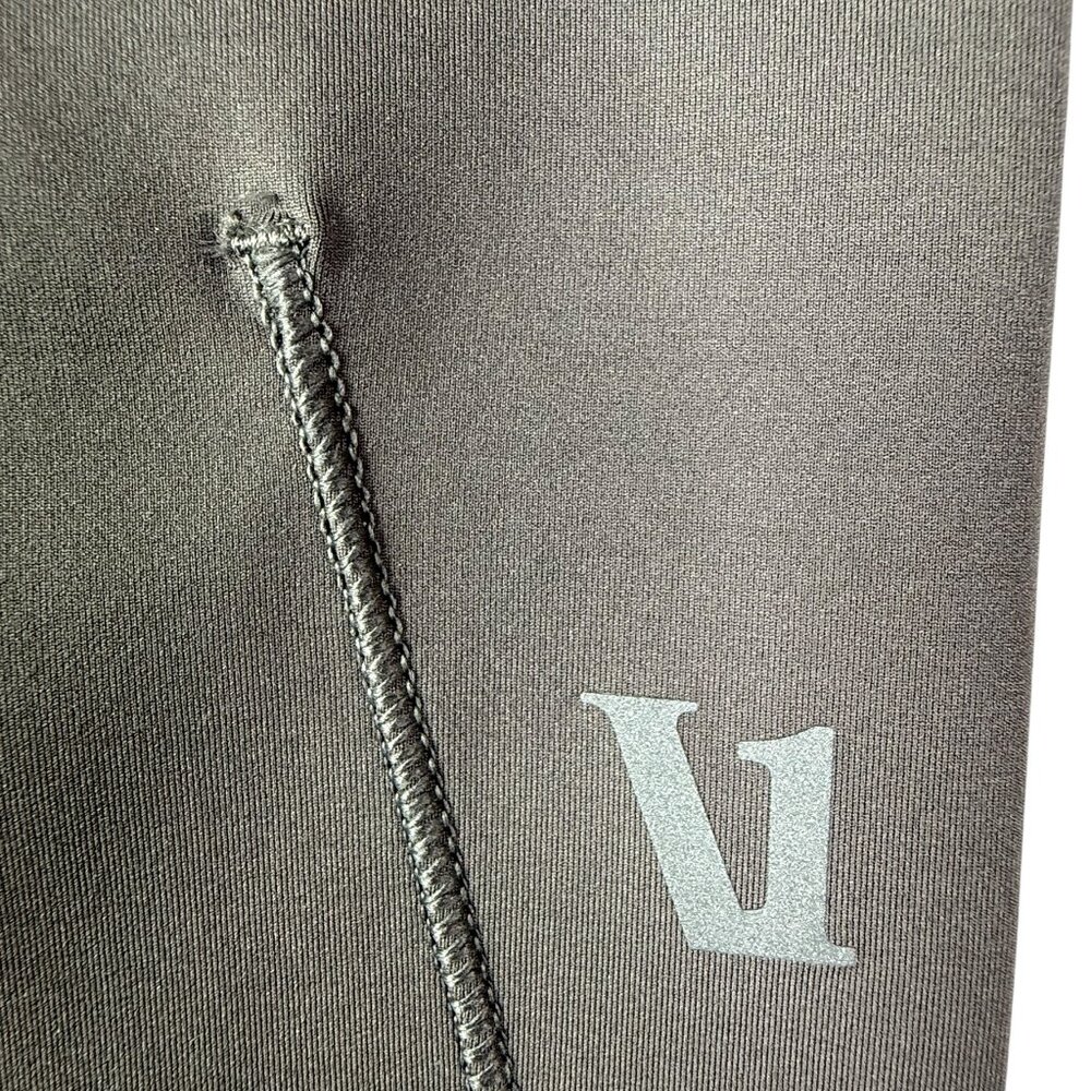 VUORI Yoga legging Pant.  Gray. Size Women's XS.  Stretchy.  Athletic.